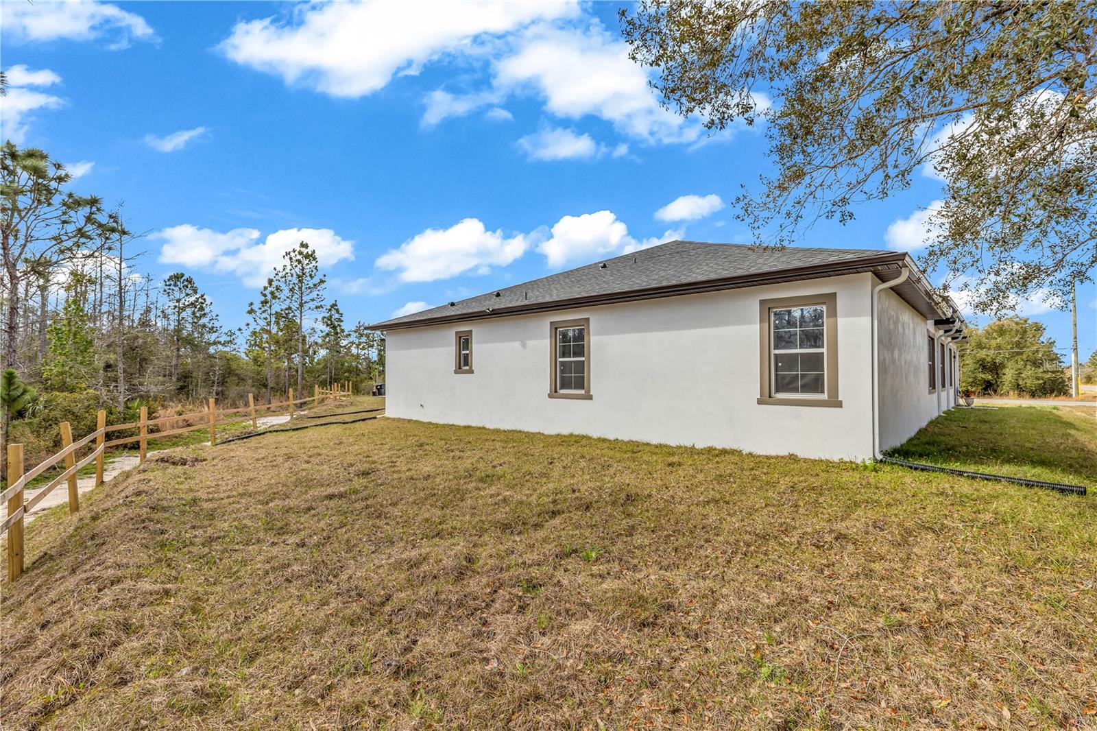 WEDGEFIELD - Residential