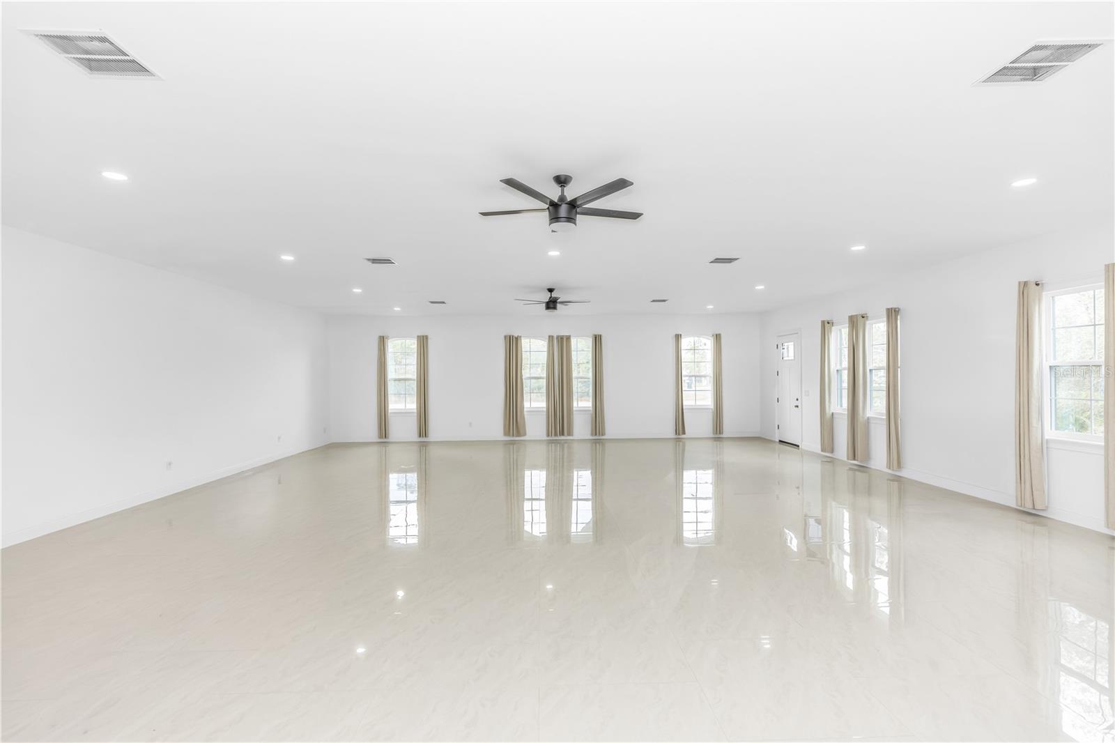 WEDGEFIELD - Residential