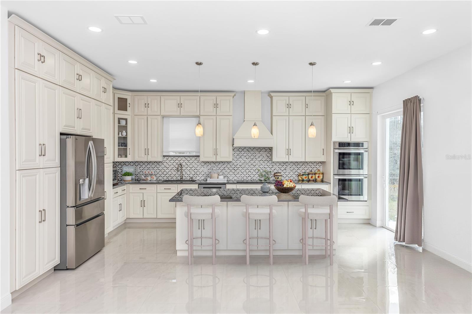 WEDGEFIELD - Residential