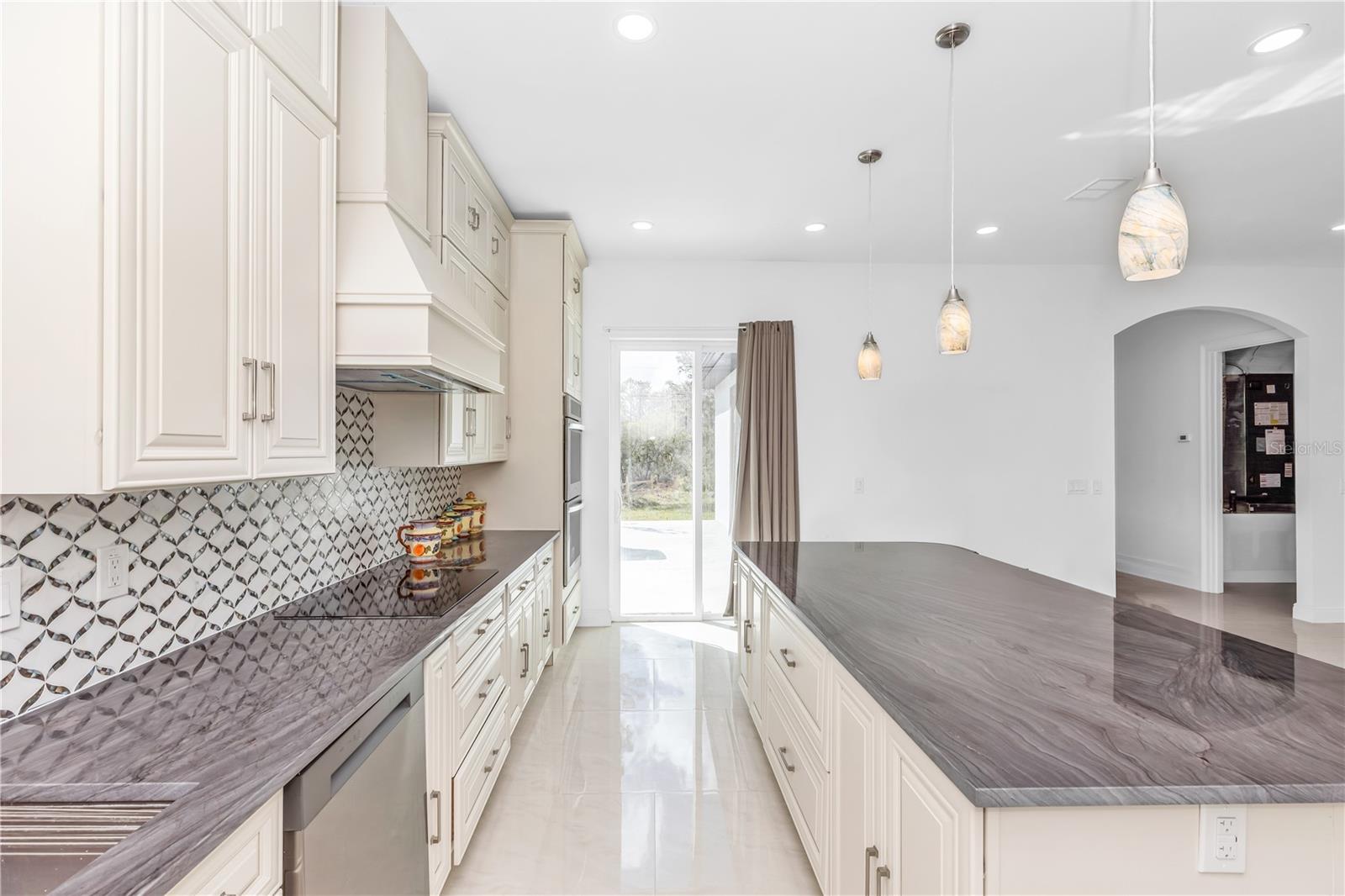 WEDGEFIELD - Residential