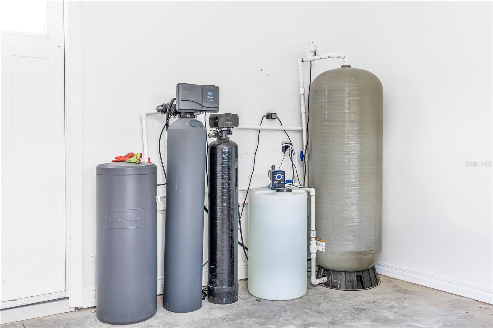 WEDGEFIELD - Residential