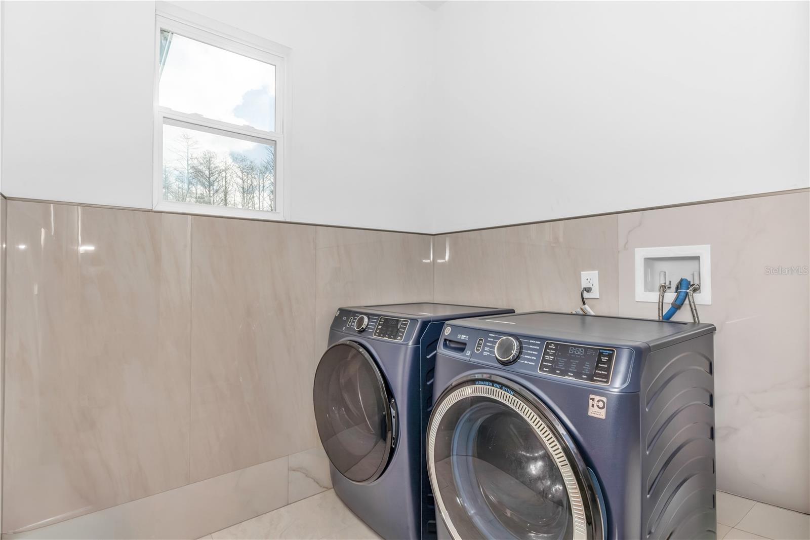 WEDGEFIELD - Residential