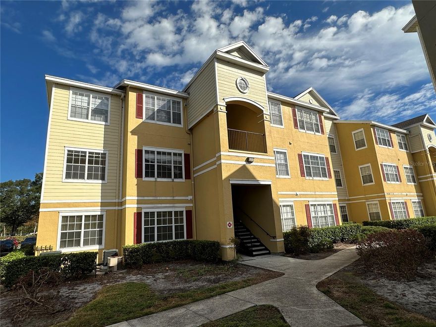 Available Now. This well maintained 1 bedroom condo is light and bright. The kitchen overlooks a large living space with ample natural light. The master bedroom features a large walk in closet and attached bathroom. First floor unit. Located in Villa Valencia just moments from 417 and 408 with easy access to Valencia College, UCF and around town. Washer and Dryer Included  ****All Watson Realty and Property Management residents are enrolled in the Resident Benefits Package (RBP) for $39.95/month which includes renters insurance, HVAC air filter delivery (for applicable properties), credit building to help boost your credit score with timely rent payments, $1M Identity Protection, move-in concierge service making utility connection and home service setup a breeze during your move-in, our best-in-class resident rewards program, and much more! More details upon application. *Please review the listing documents for resident benefit package requirements. Apply Online at WWW.WATSONRENT.COM