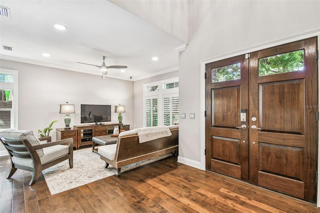 Photo of 1408 W Azeele Street, Tampa, FL 33606 (MLS # TB8435661)