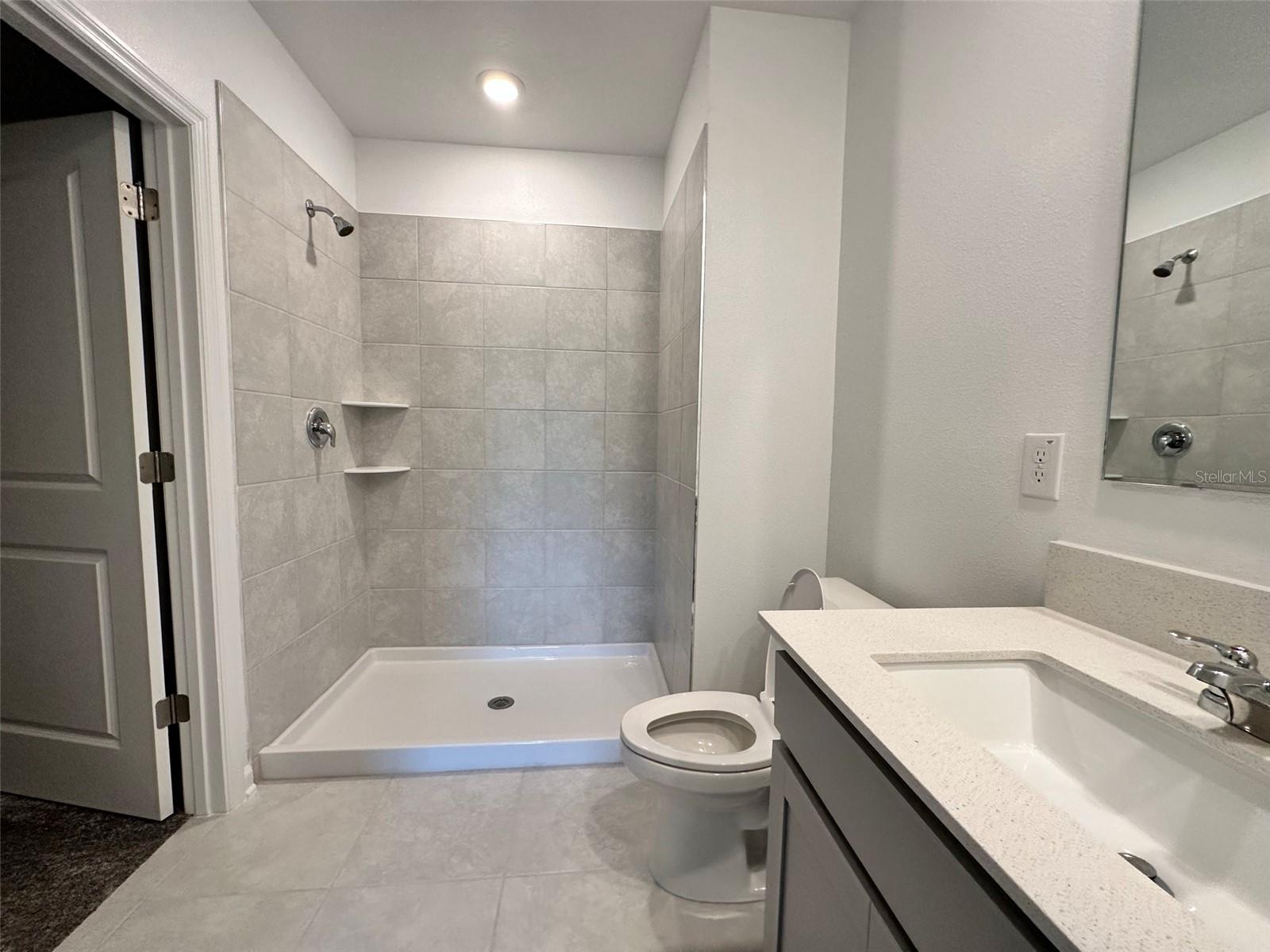 CASCADES PH IA & IB - Residential Lease