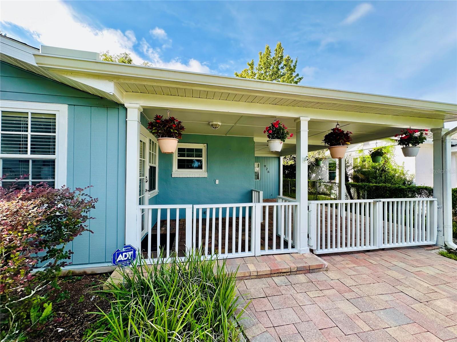 926 W HARVARD STREET