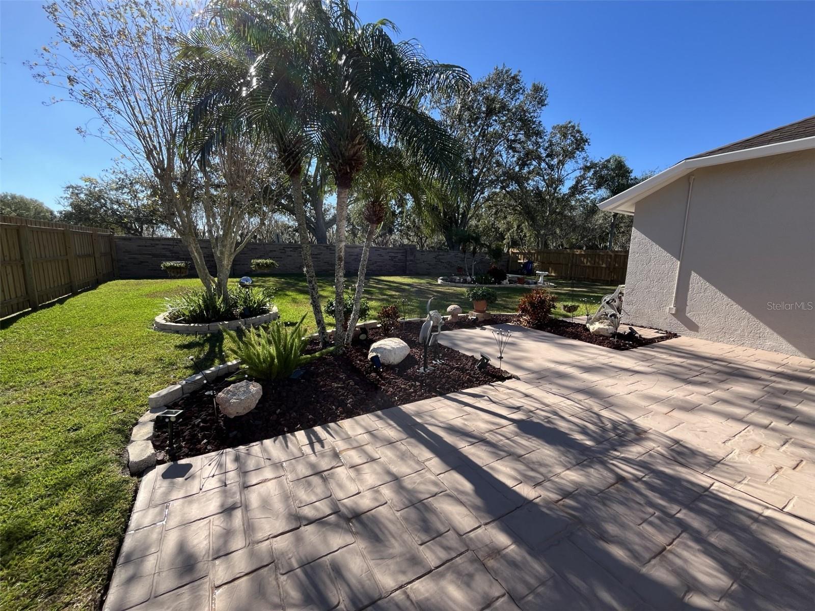 BEACON WOODS VILLAGE - Residential