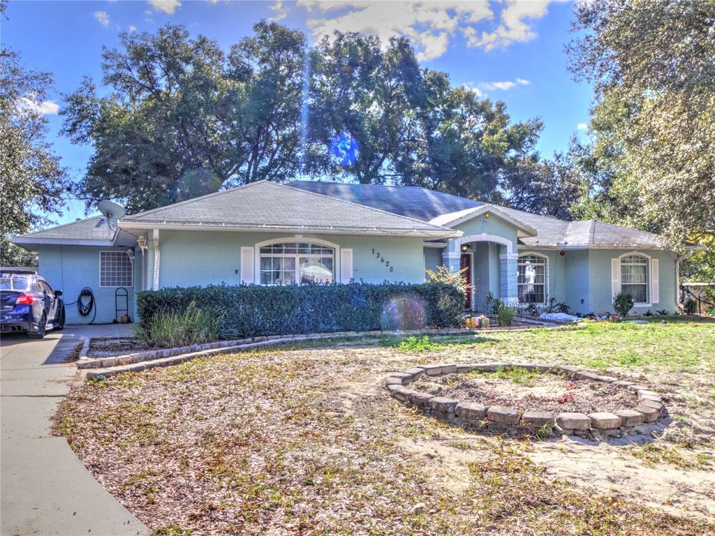 Photo of 13620 SW 107th Street, Dunnellon, FL 34432 (MLS # OM715555)