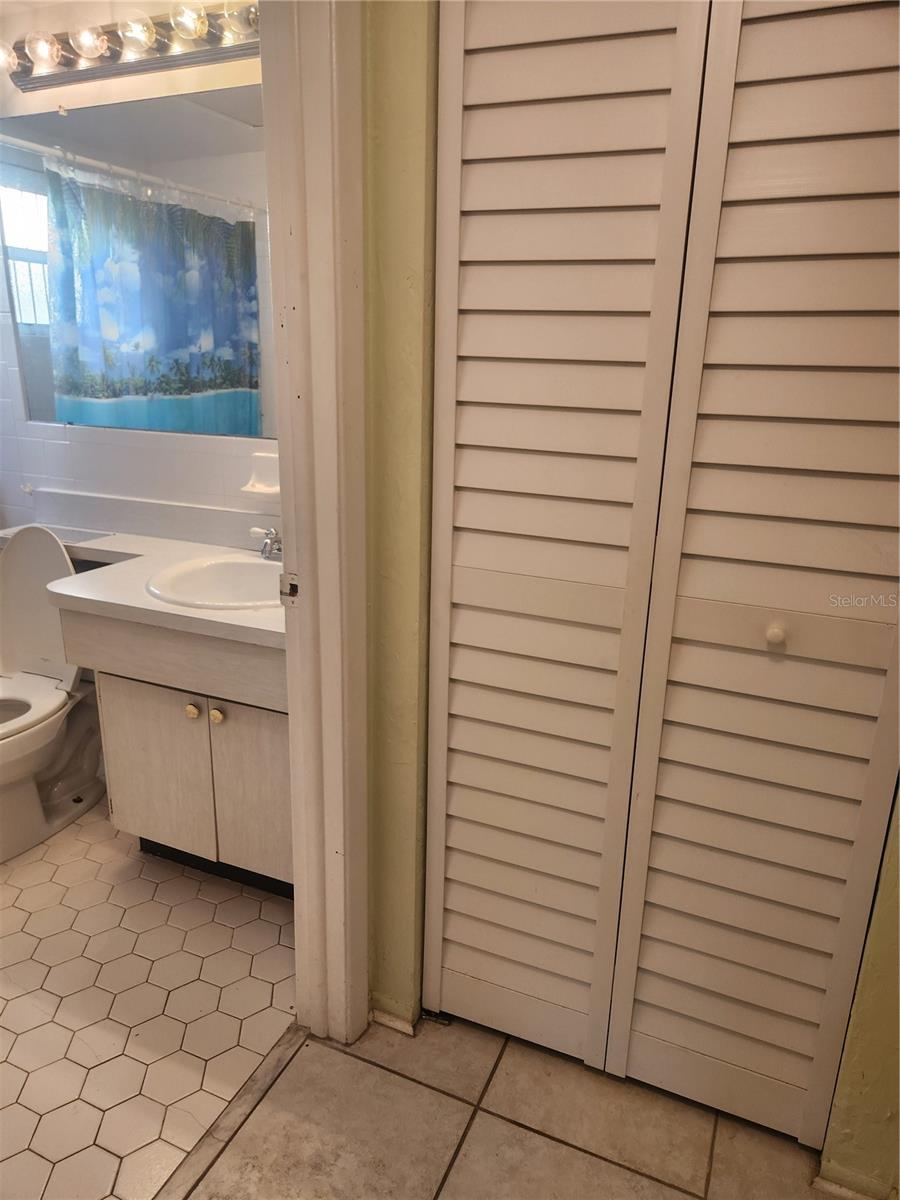 GREEN DOLPHIN PARK CONDO - Residential