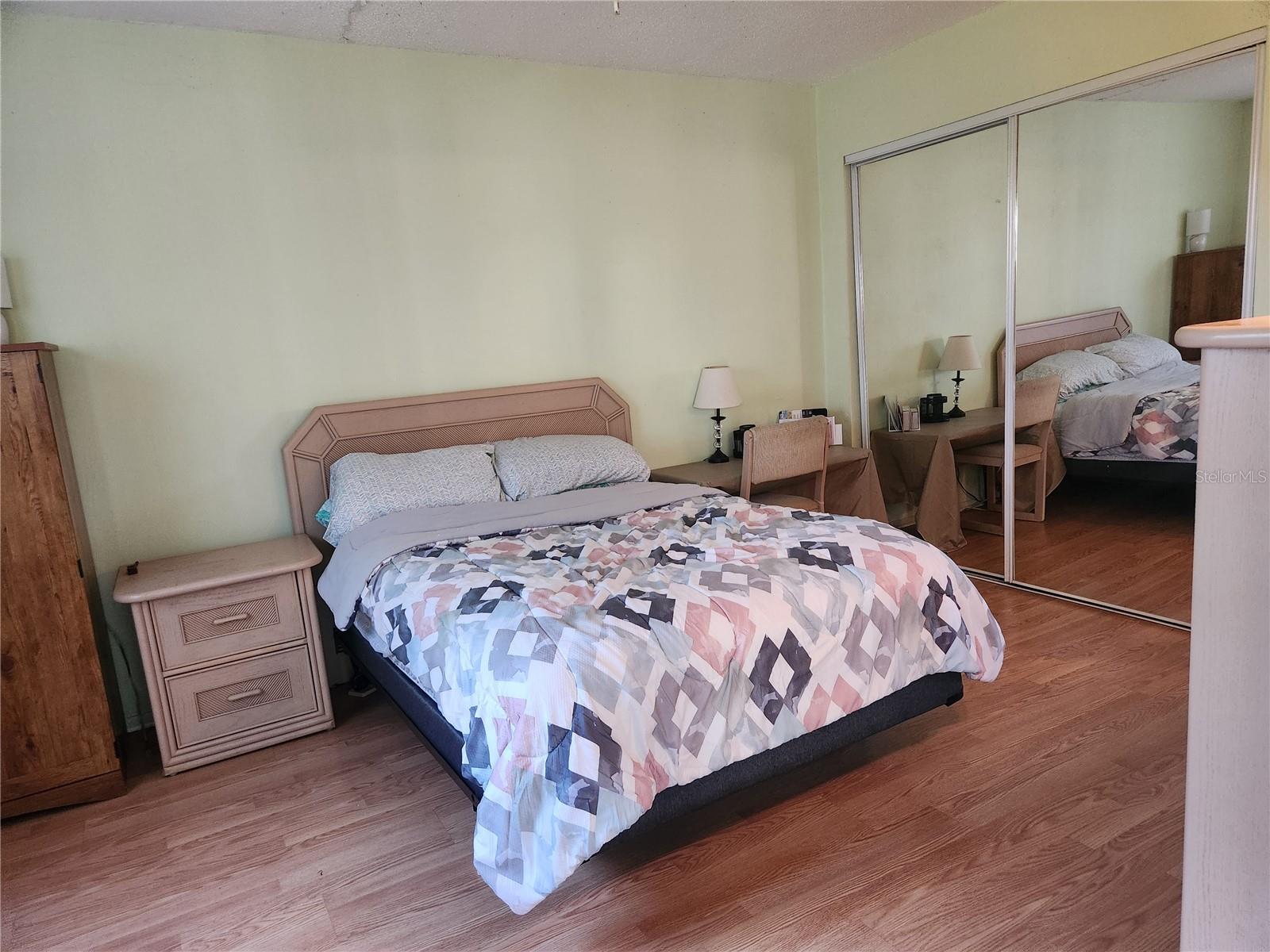 GREEN DOLPHIN PARK CONDO - Residential