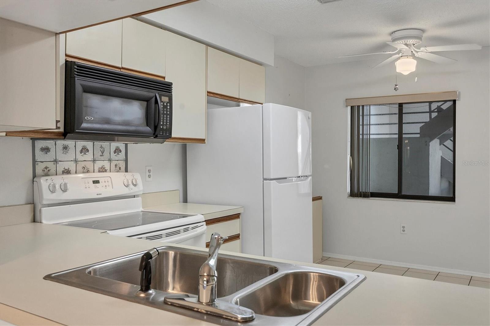 UNIT 102 INLETS CARRIAGE HOMSE A - Residential