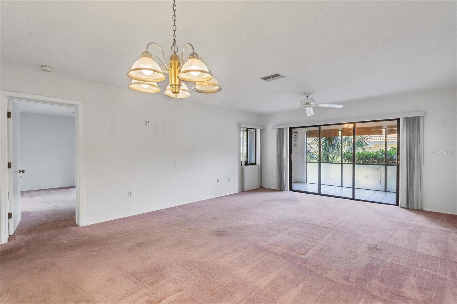 UNIT 102 INLETS CARRIAGE HOMSE A - Residential