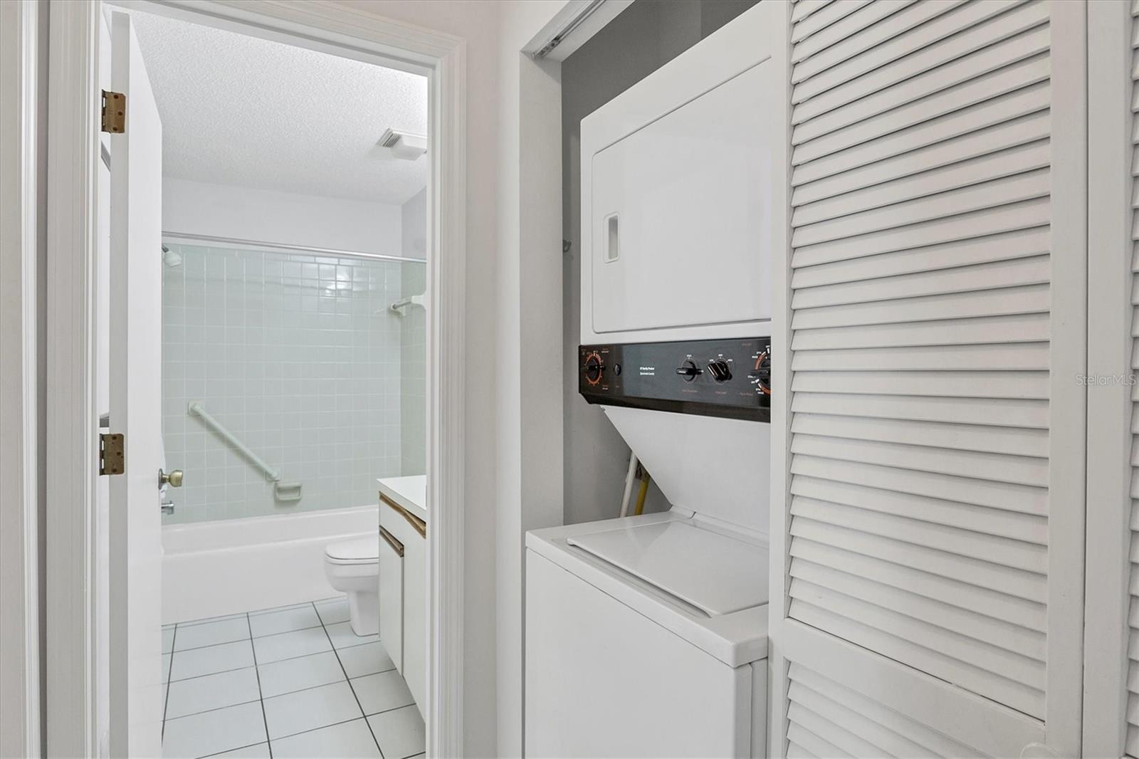 UNIT 102 INLETS CARRIAGE HOMSE A - Residential