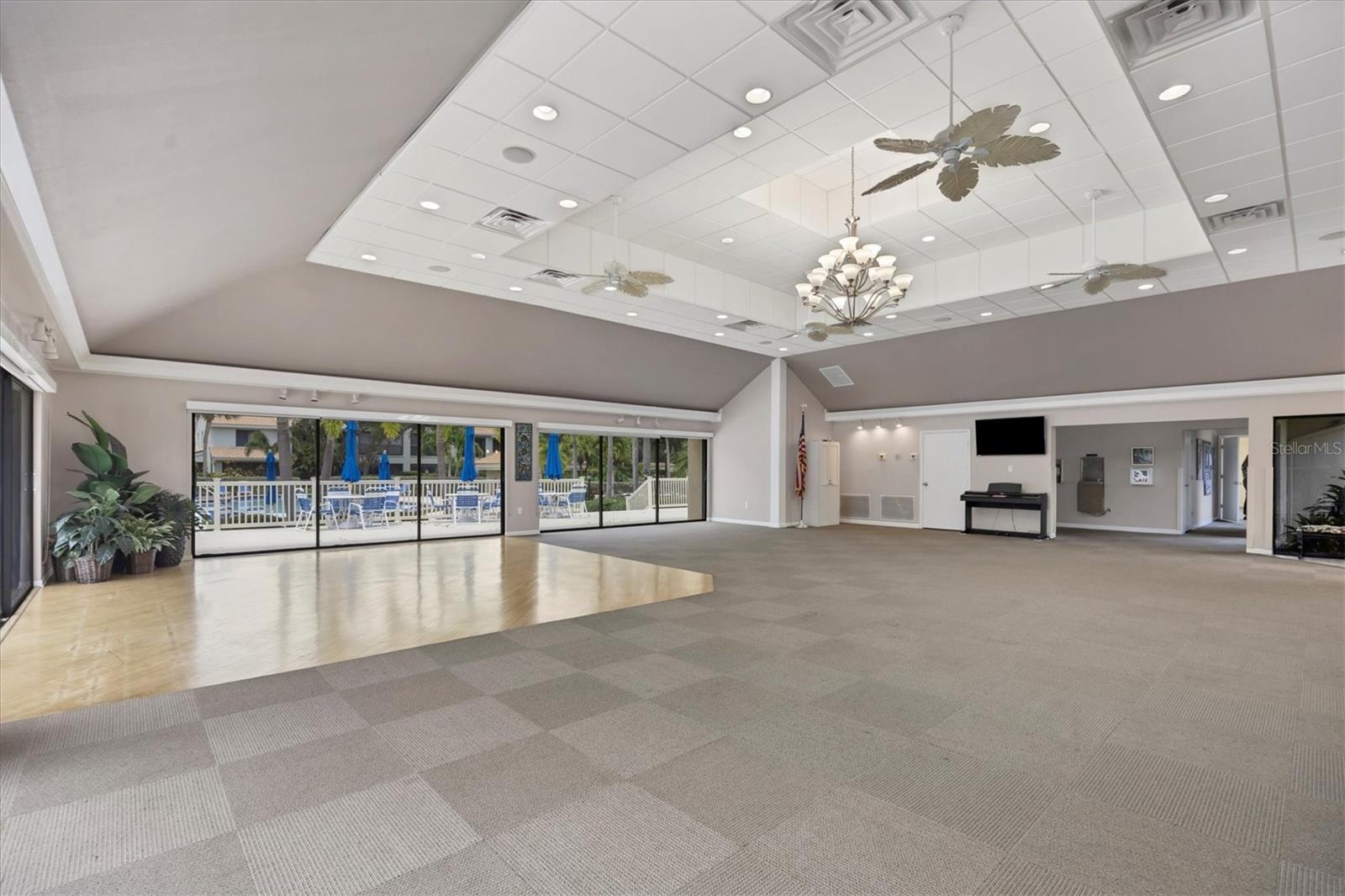 UNIT 102 INLETS CARRIAGE HOMSE A - Residential