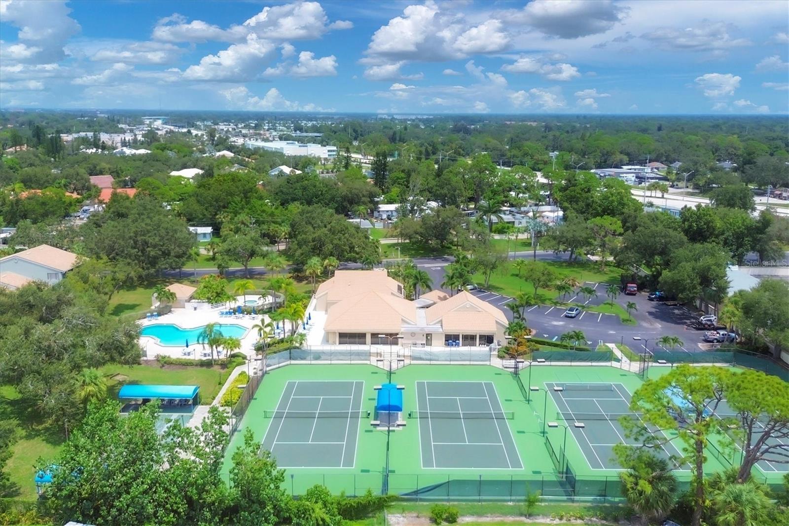 UNIT 102 INLETS CARRIAGE HOMSE A - Residential