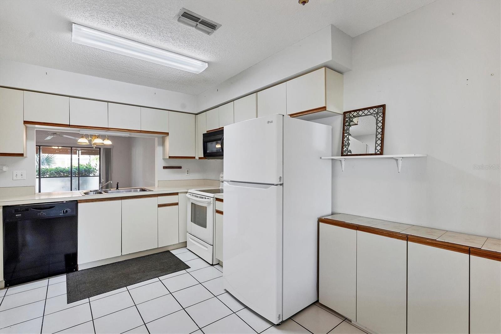 UNIT 102 INLETS CARRIAGE HOMSE A - Residential