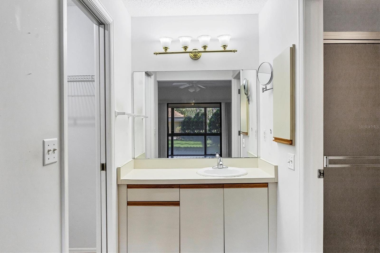 UNIT 102 INLETS CARRIAGE HOMSE A - Residential