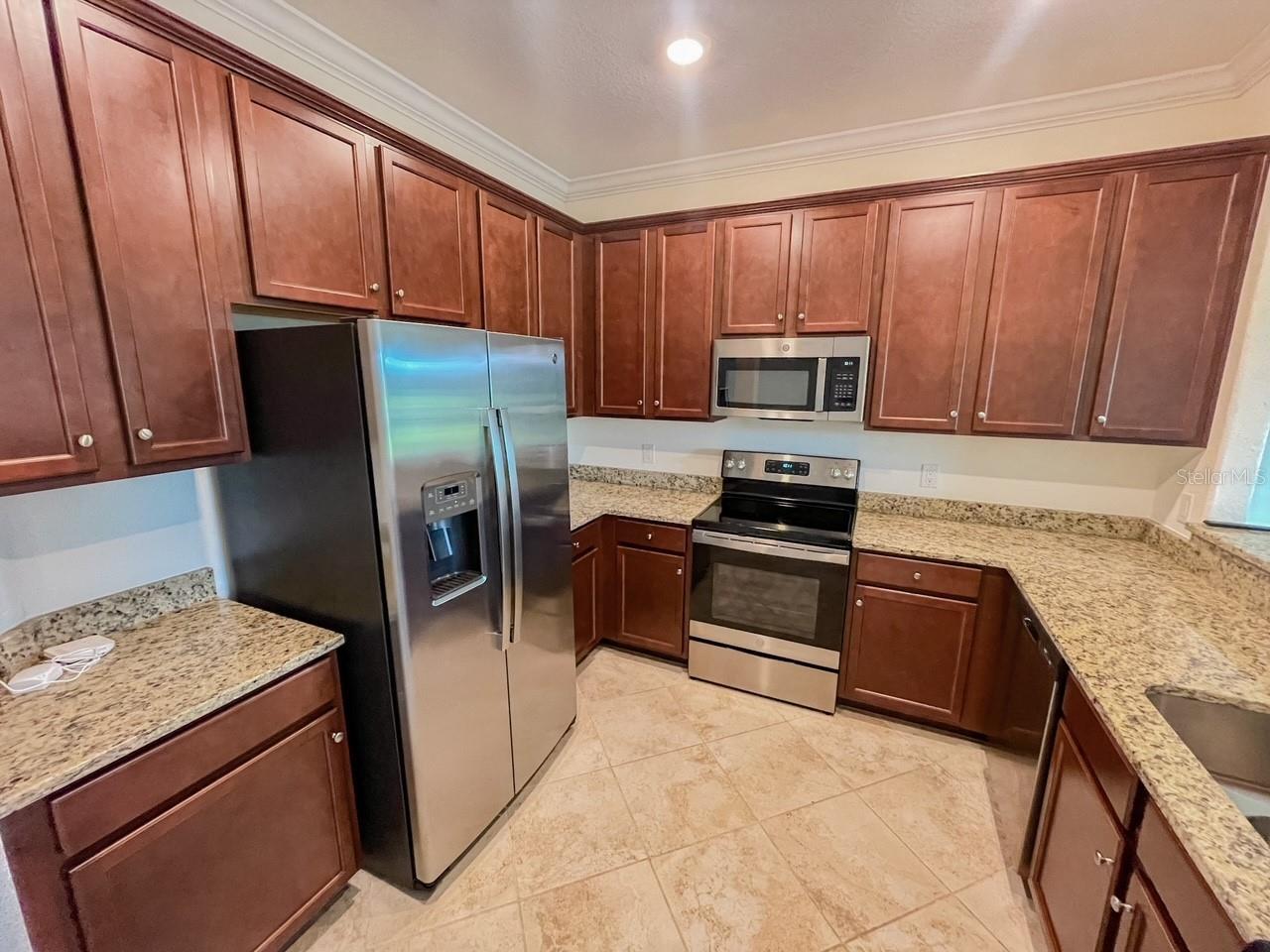 GRAN PARADISO TWNHMS 1B - Residential Lease