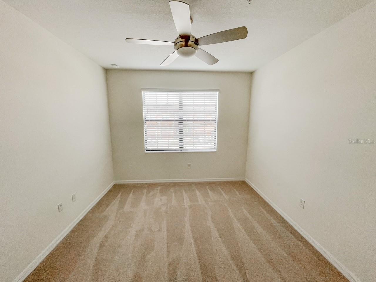 GRAN PARADISO TWNHMS 1B - Residential Lease