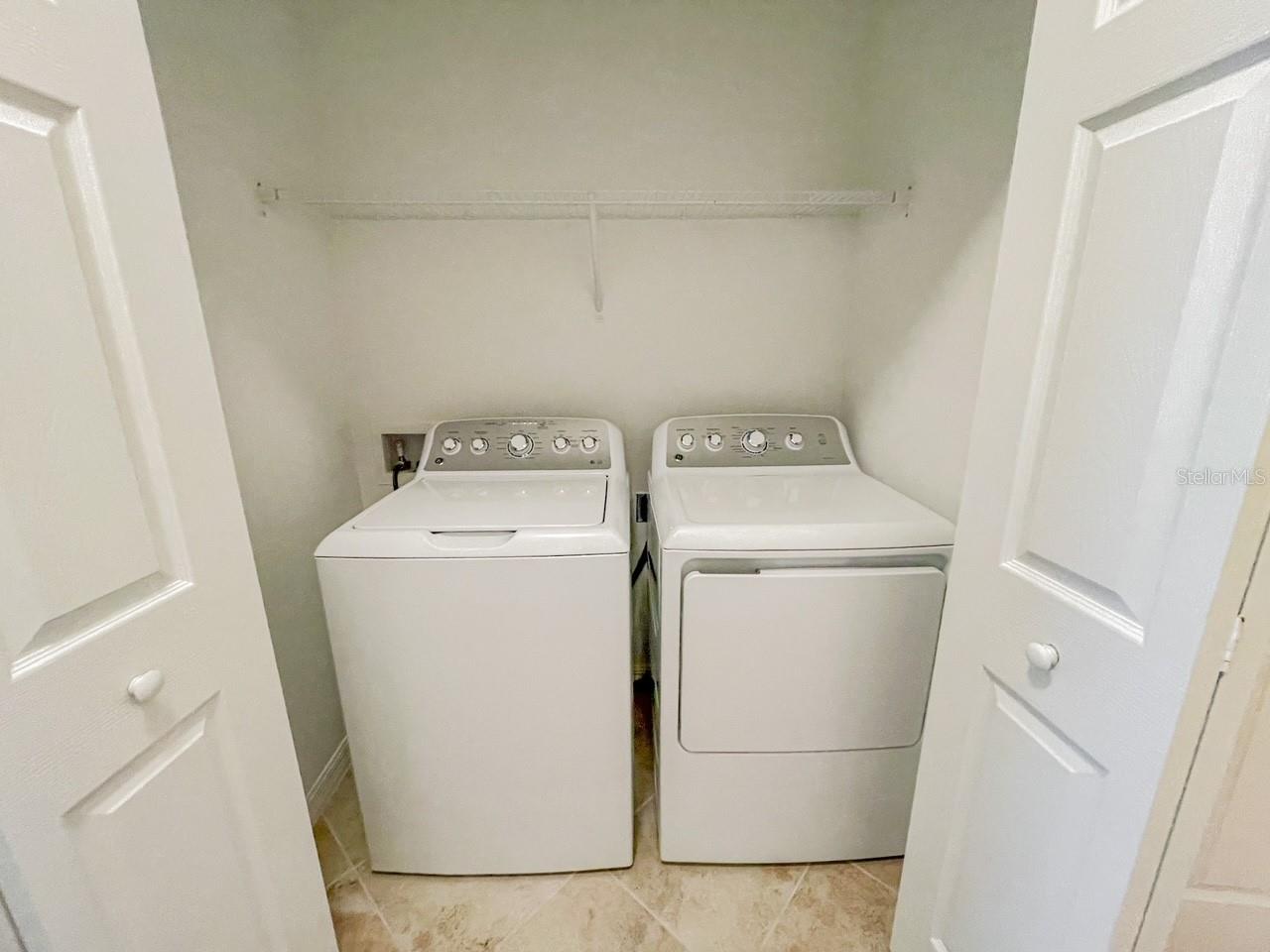 GRAN PARADISO TWNHMS 1B - Residential Lease