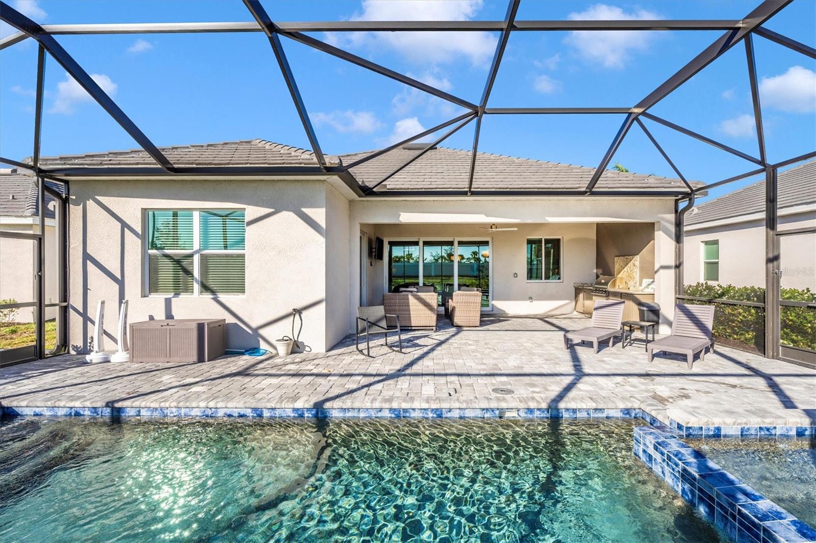 WELLEN PARK GOLF & COUNTRY CLUB - Residential Lease