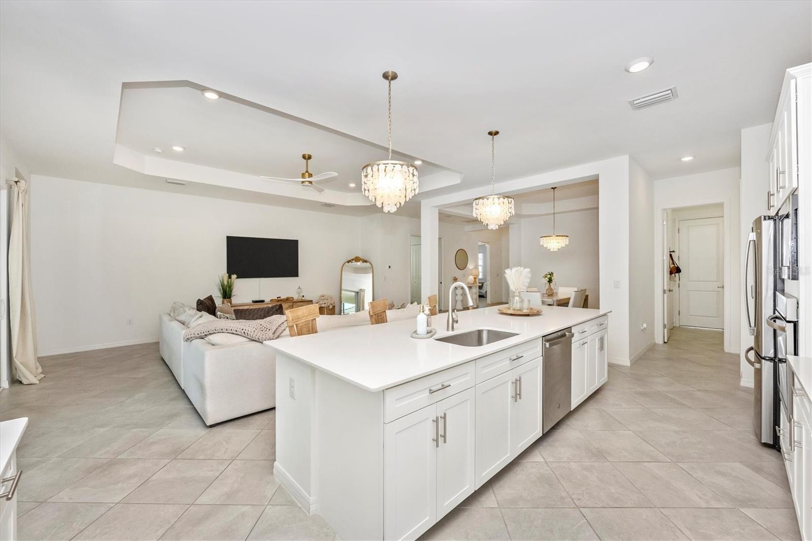 WELLEN PARK GOLF & COUNTRY CLUB - Residential Lease