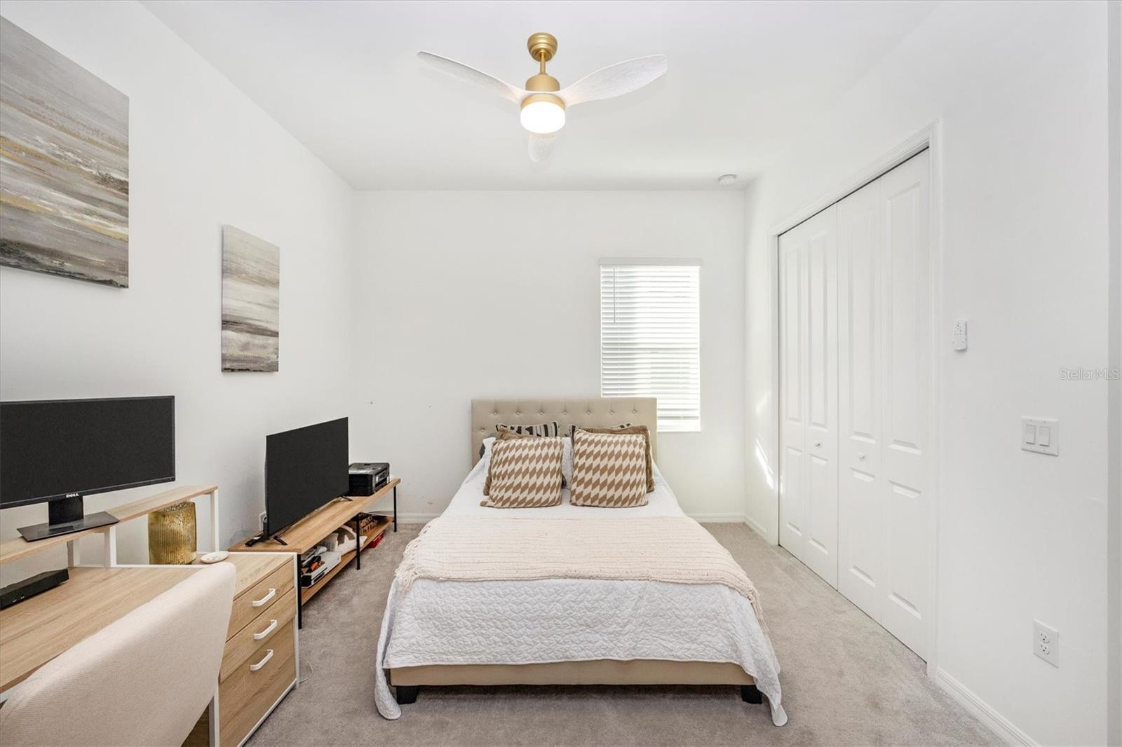 WELLEN PARK GOLF & COUNTRY CLUB - Residential Lease