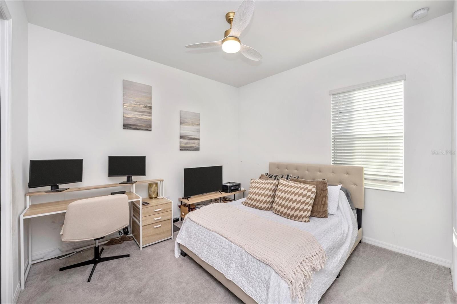 WELLEN PARK GOLF & COUNTRY CLUB - Residential Lease