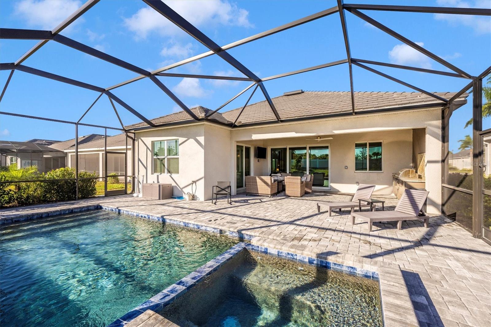 WELLEN PARK GOLF & COUNTRY CLUB - Residential Lease