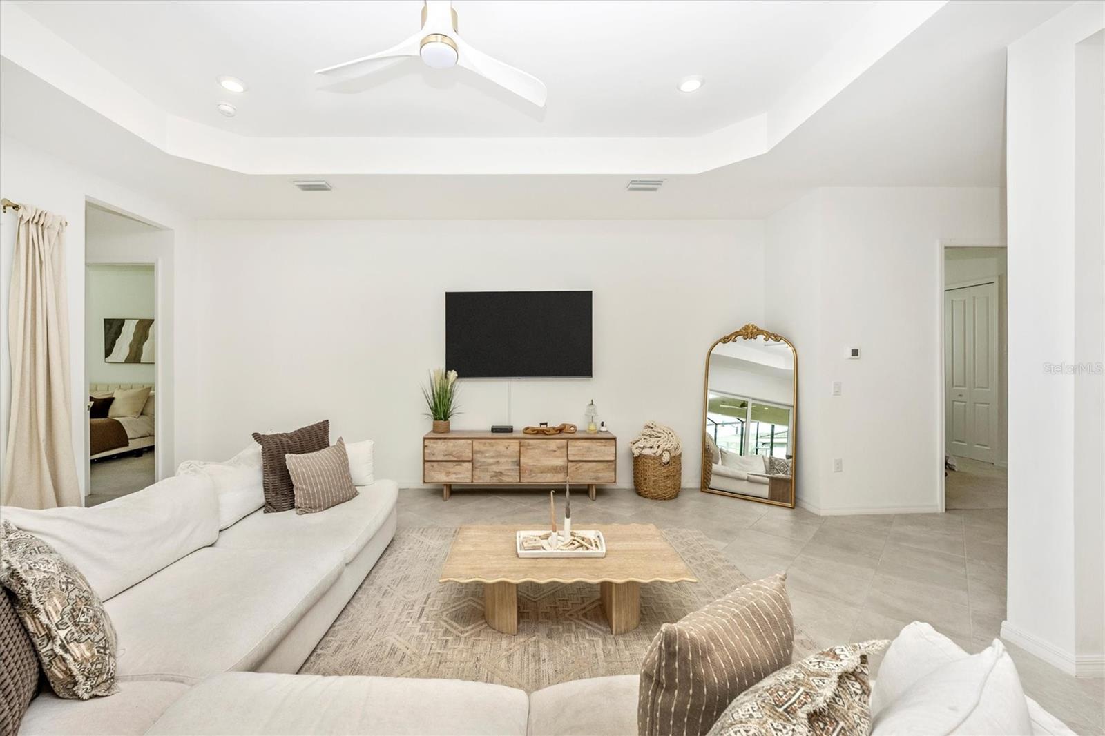 WELLEN PARK GOLF & COUNTRY CLUB - Residential Lease