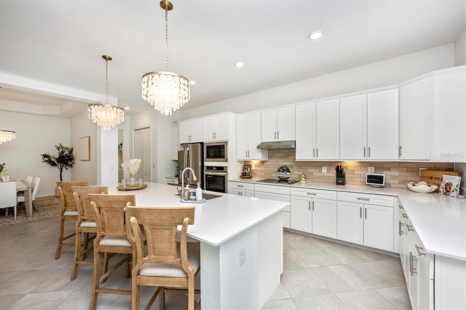 WELLEN PARK GOLF & COUNTRY CLUB - Residential Lease