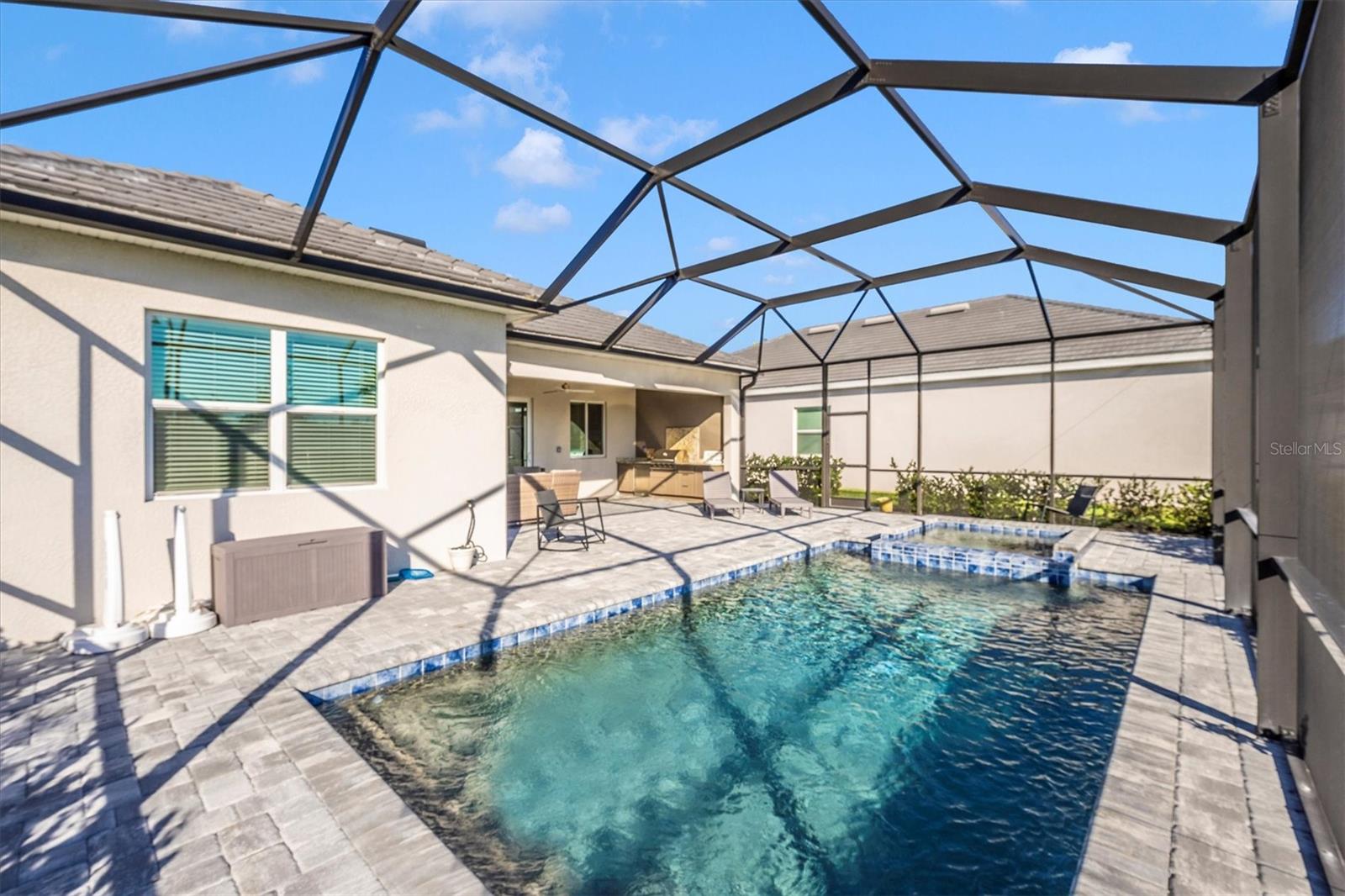 WELLEN PARK GOLF & COUNTRY CLUB - Residential Lease