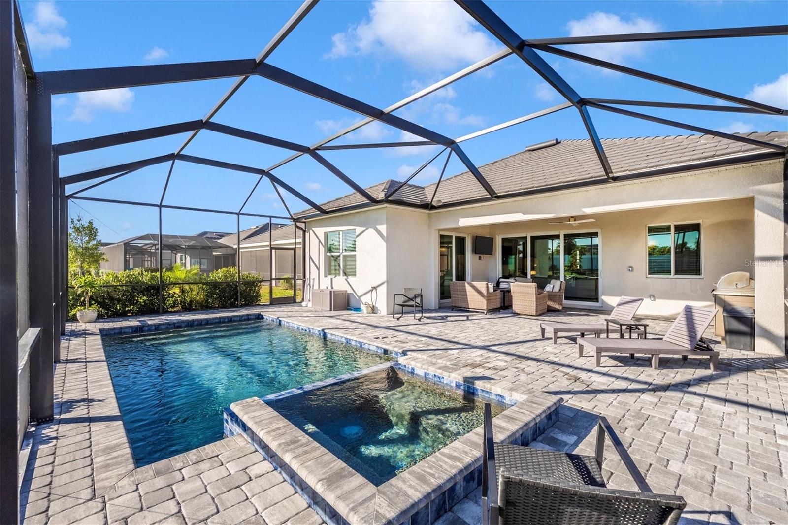 WELLEN PARK GOLF & COUNTRY CLUB - Residential Lease