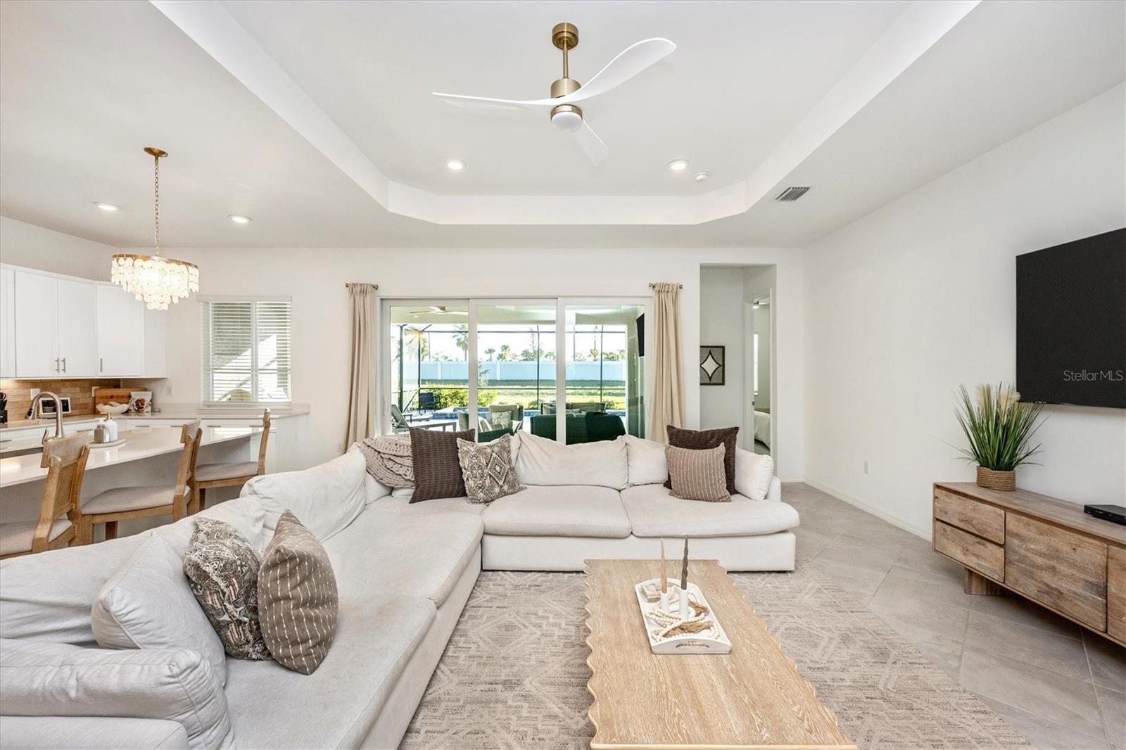 WELLEN PARK GOLF & COUNTRY CLUB - Residential Lease