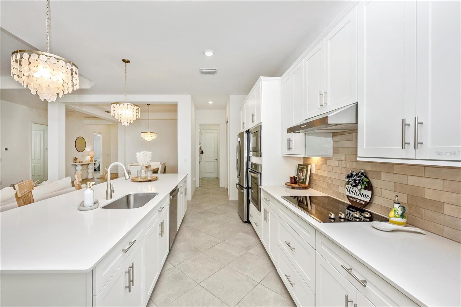 WELLEN PARK GOLF & COUNTRY CLUB - Residential Lease