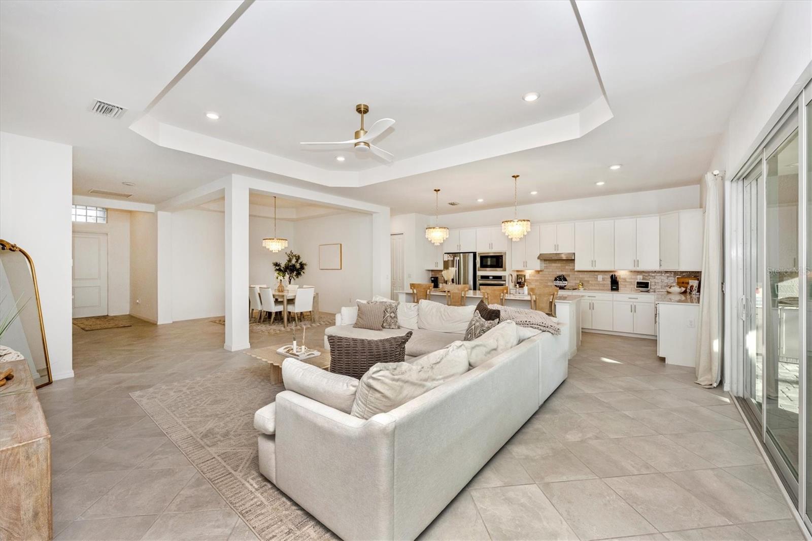 WELLEN PARK GOLF & COUNTRY CLUB - Residential Lease