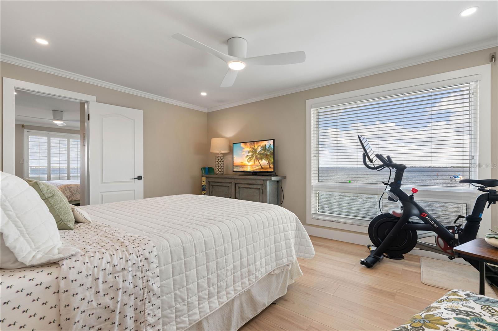 COLONY POINT - Residential