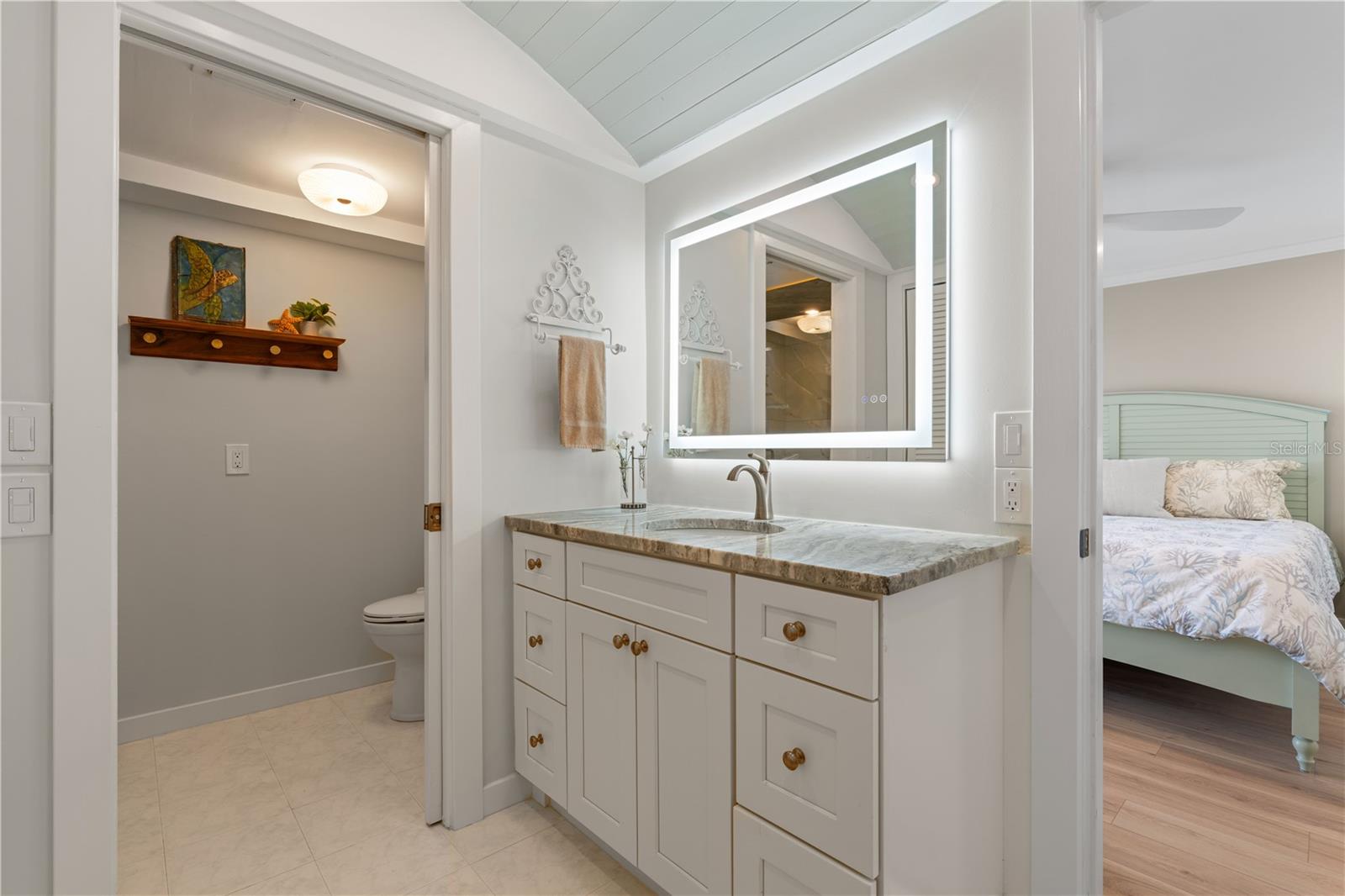 COLONY POINT - Residential