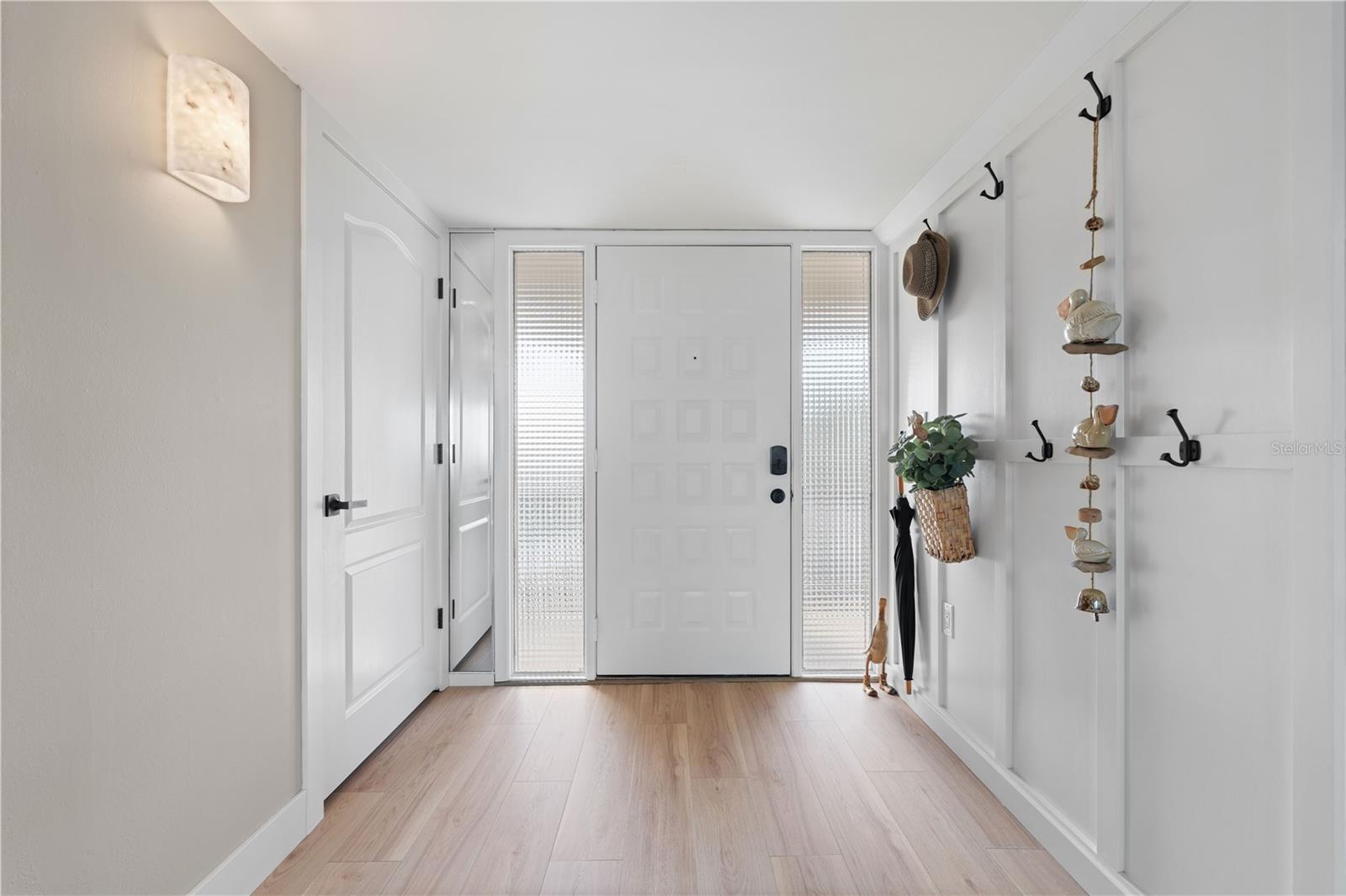 COLONY POINT - Residential