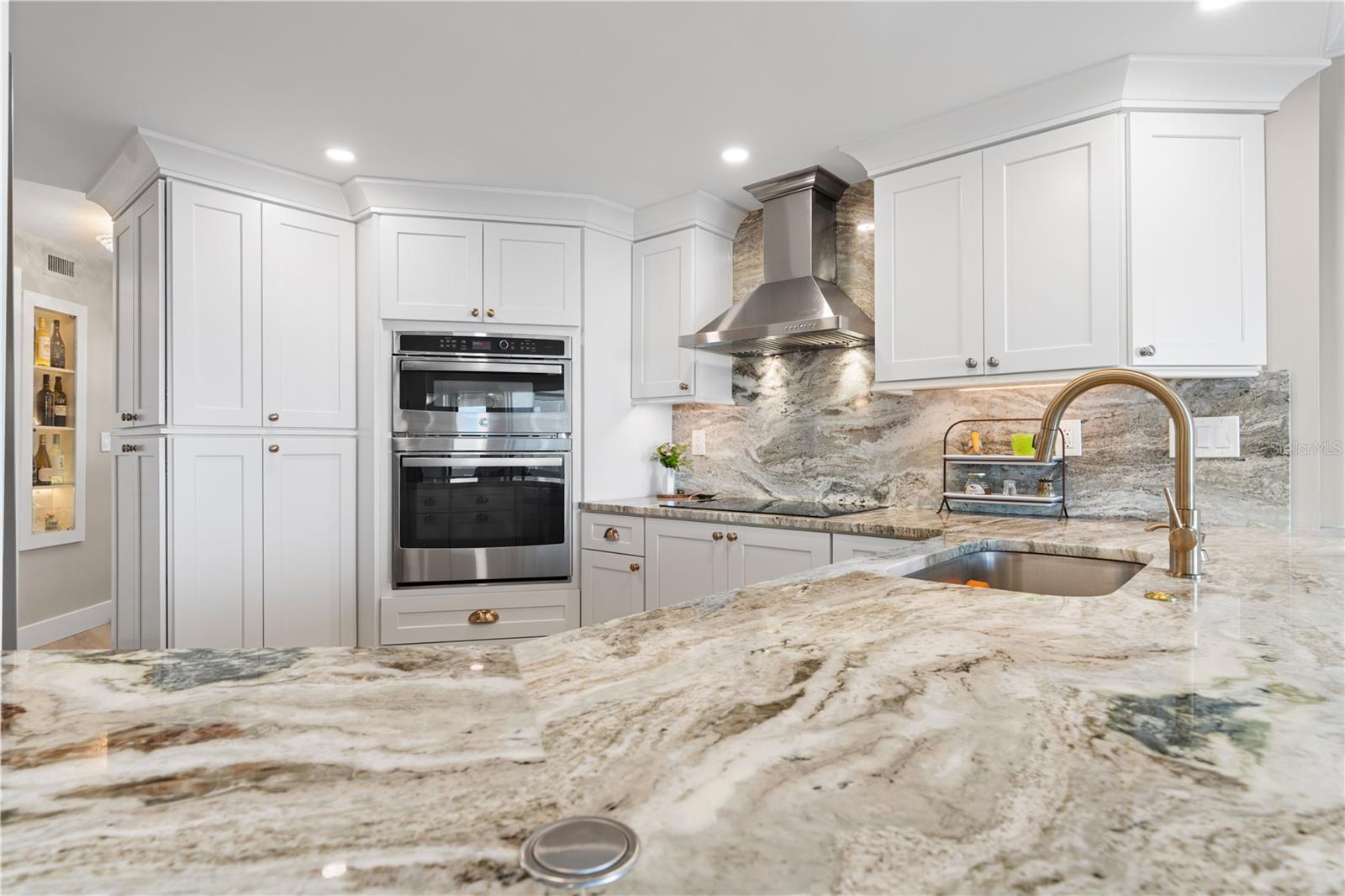 COLONY POINT - Residential