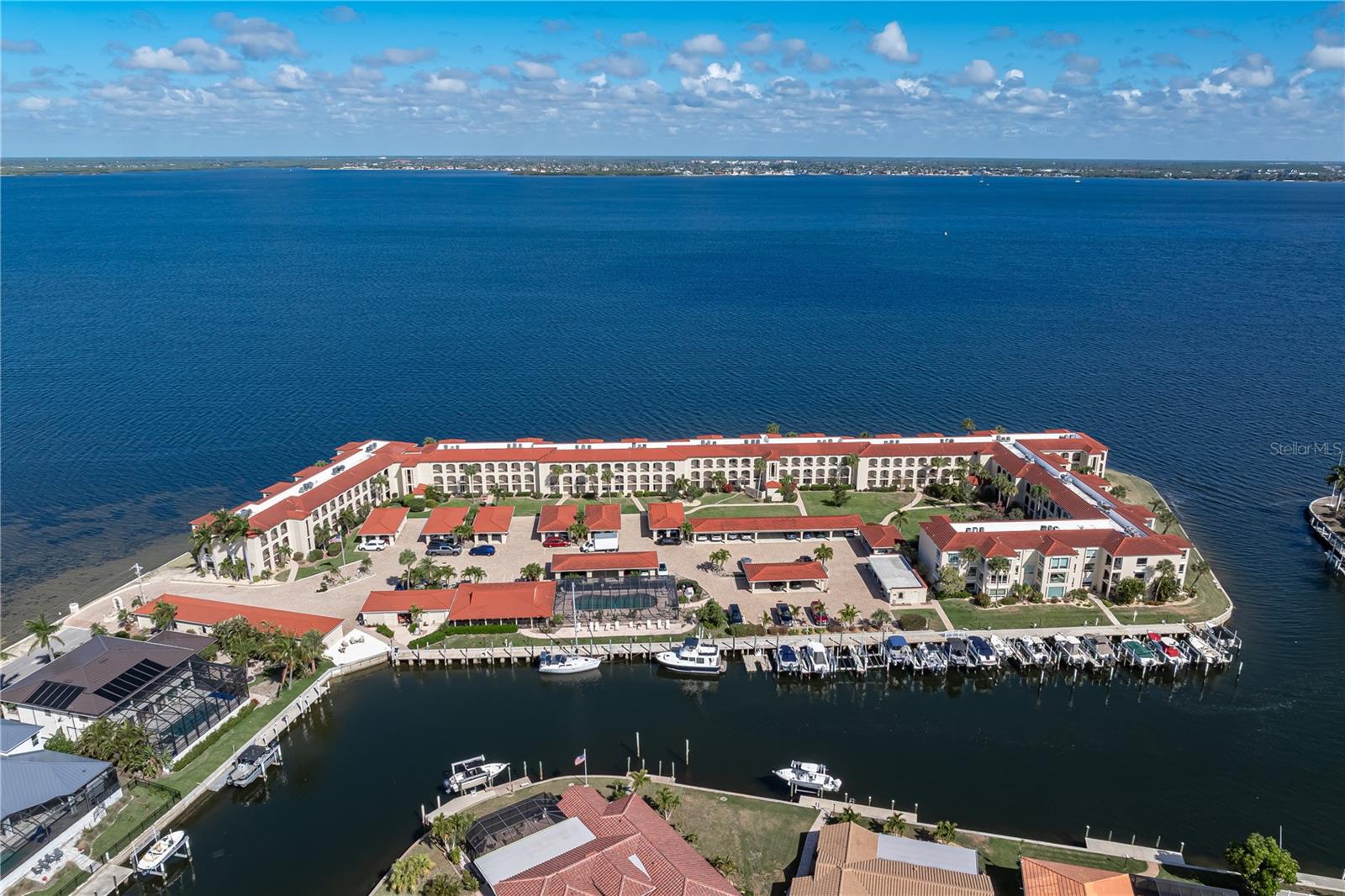 COLONY POINT - Residential