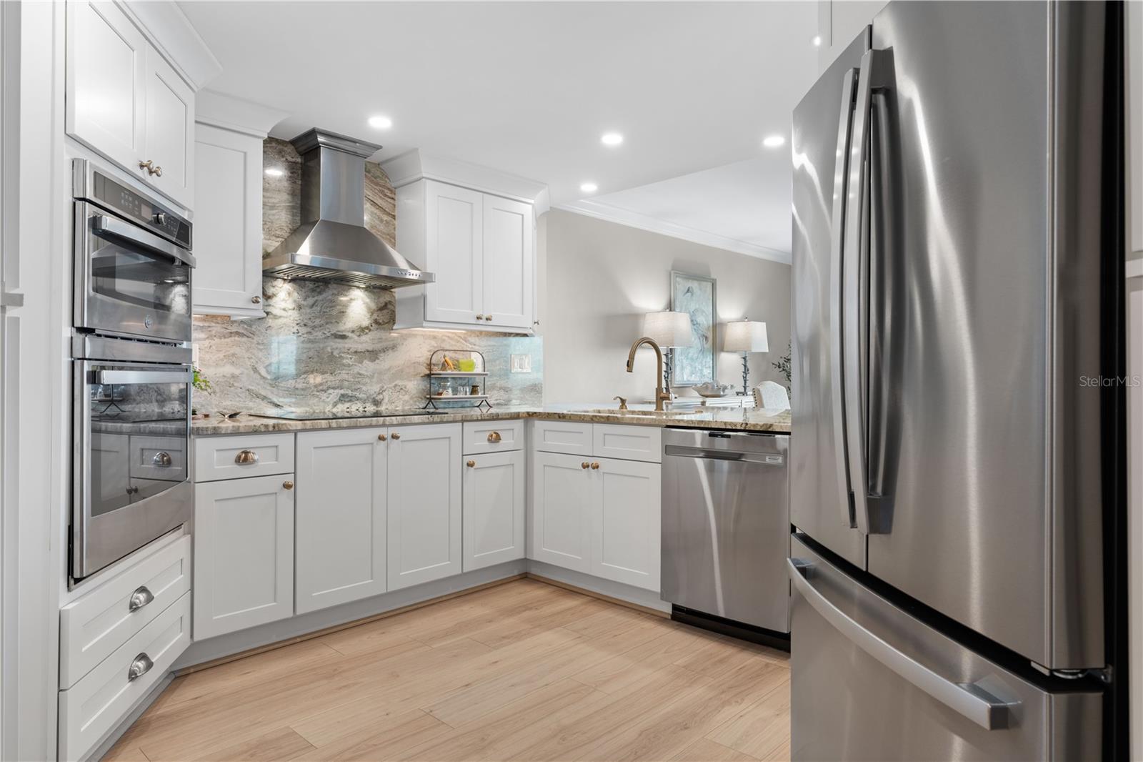 COLONY POINT - Residential