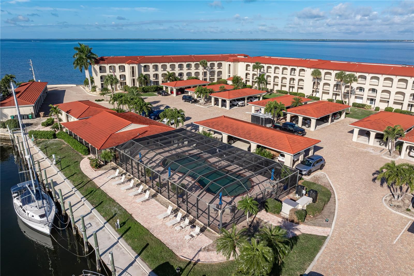 COLONY POINT - Residential