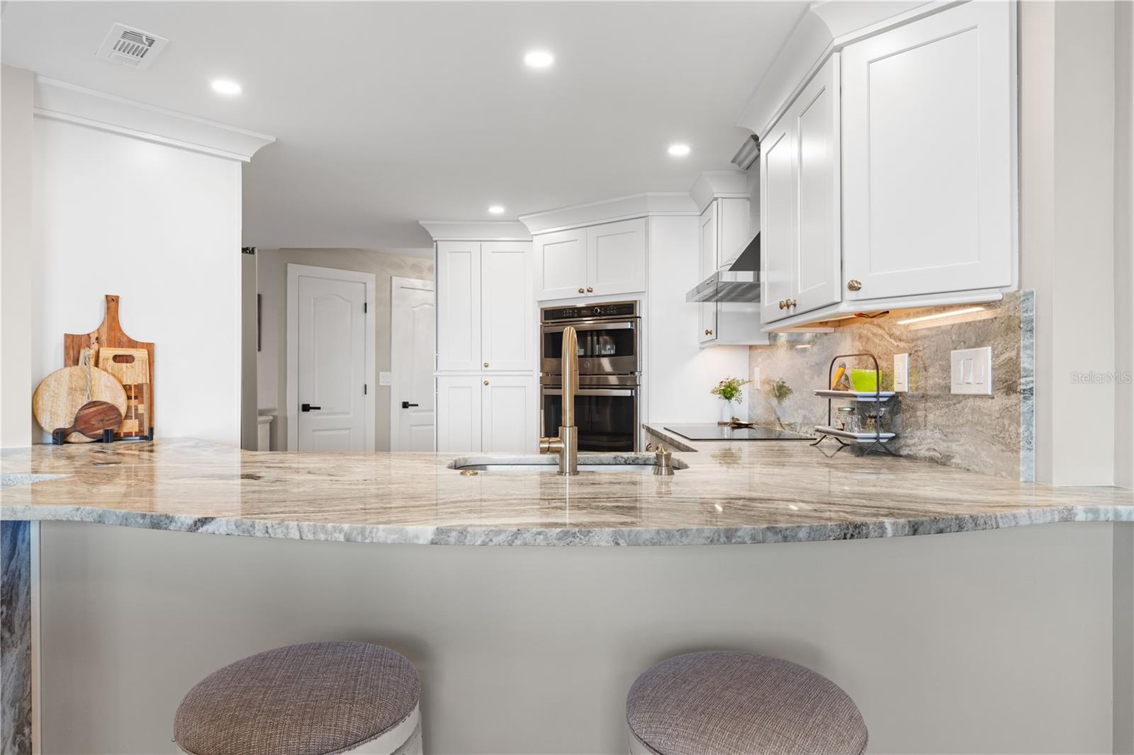 COLONY POINT - Residential