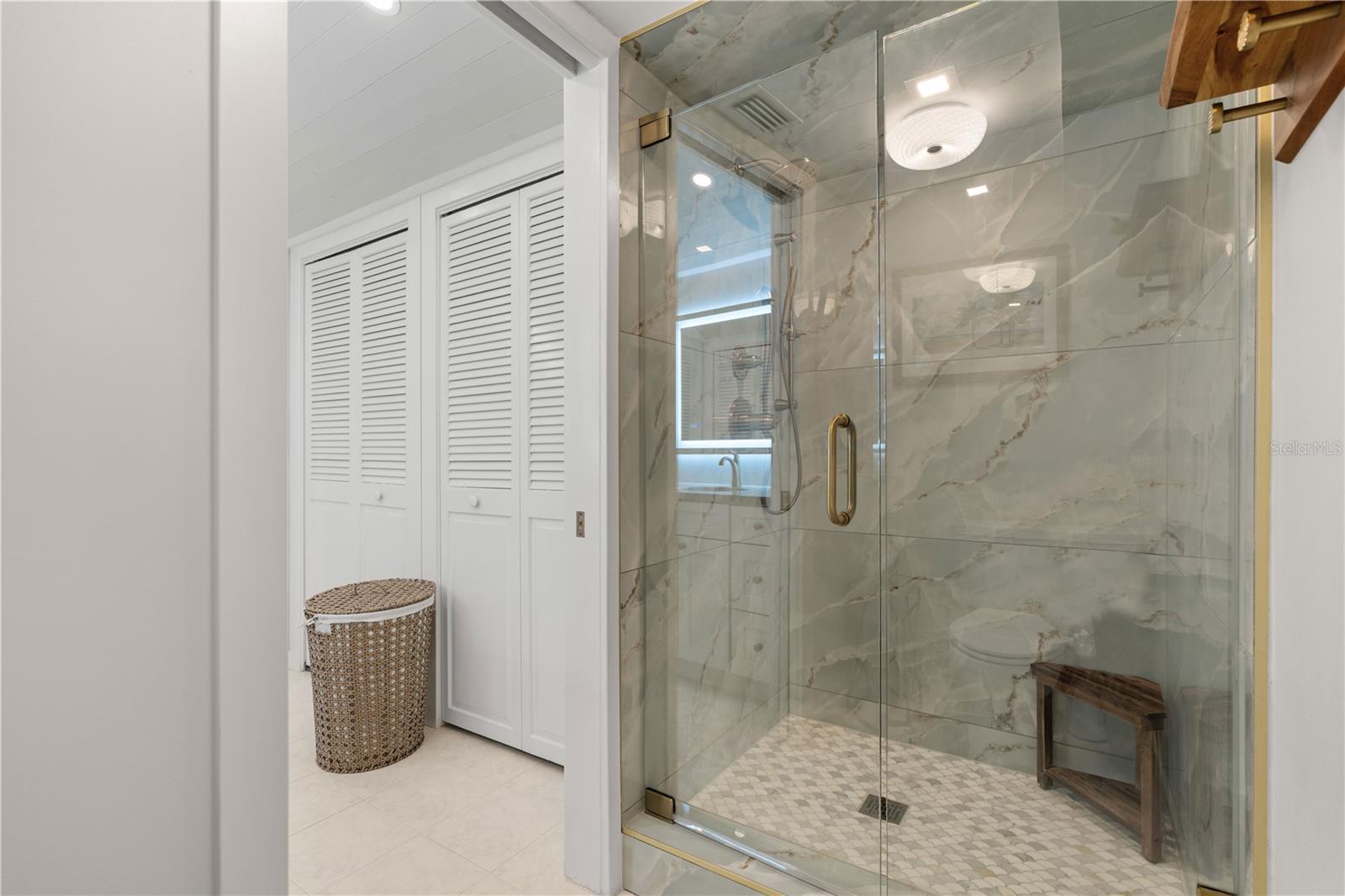 COLONY POINT - Residential