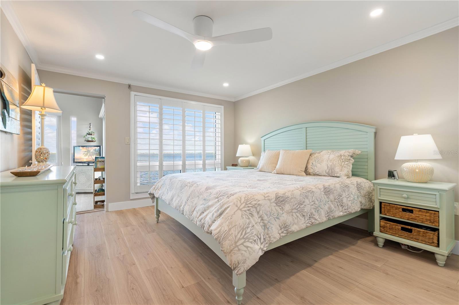 COLONY POINT - Residential