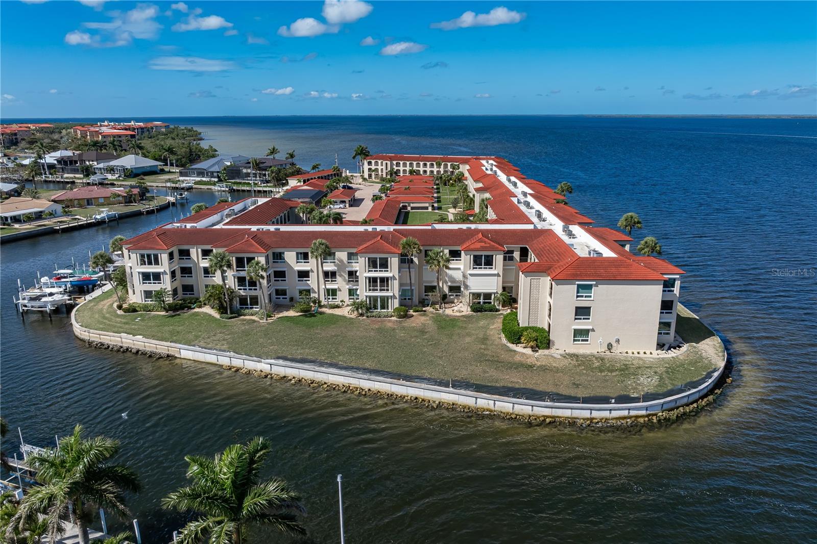 COLONY POINT - Residential