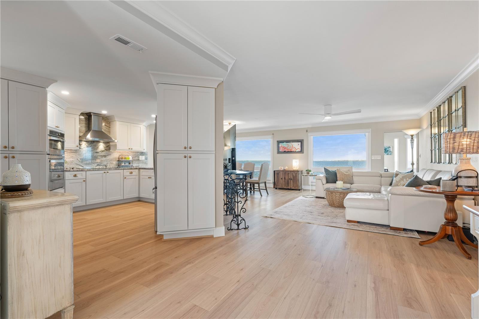 COLONY POINT - Residential