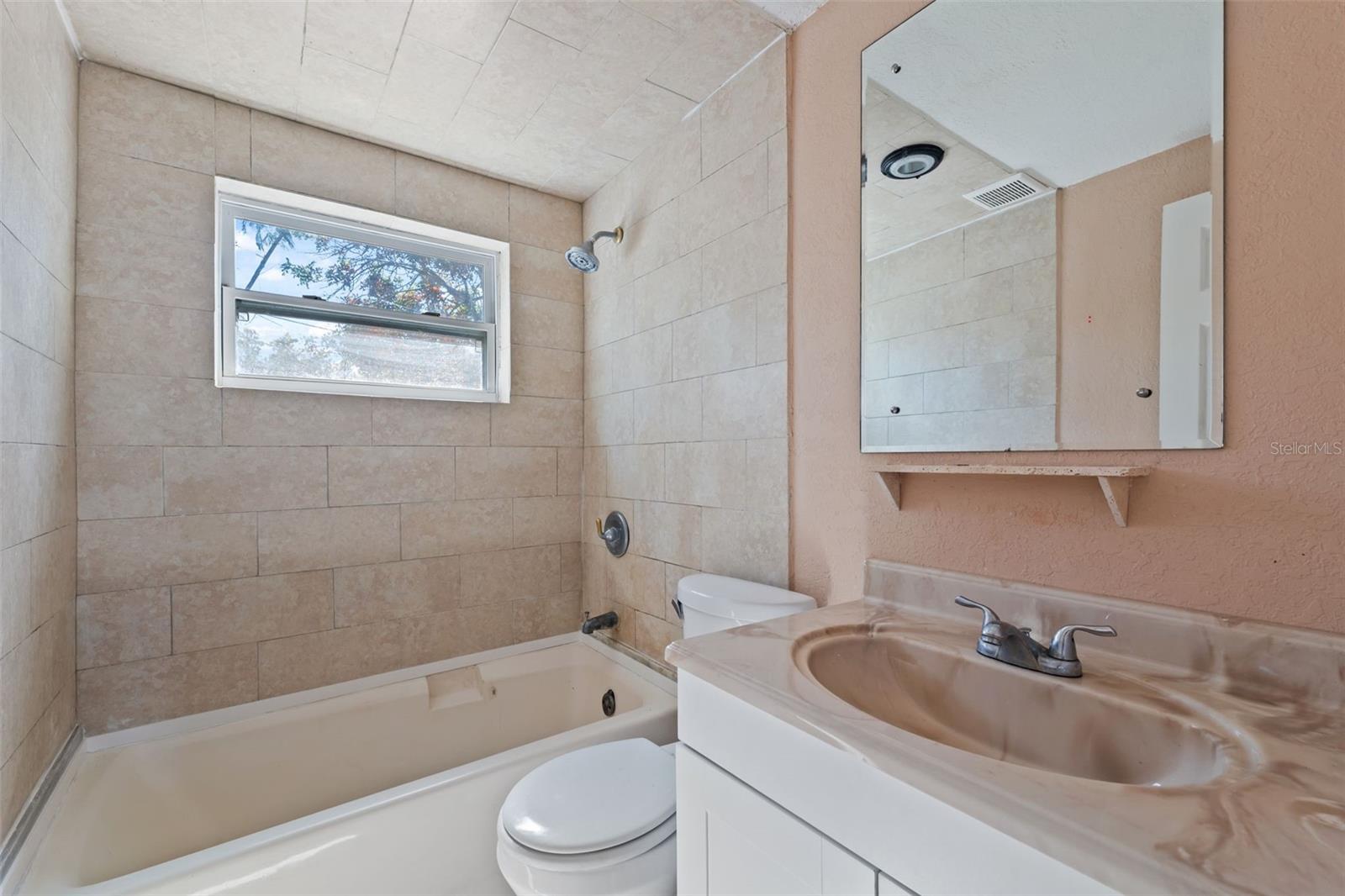 HOLIDAY LAKE ESTATES UNIT 7 - Residential