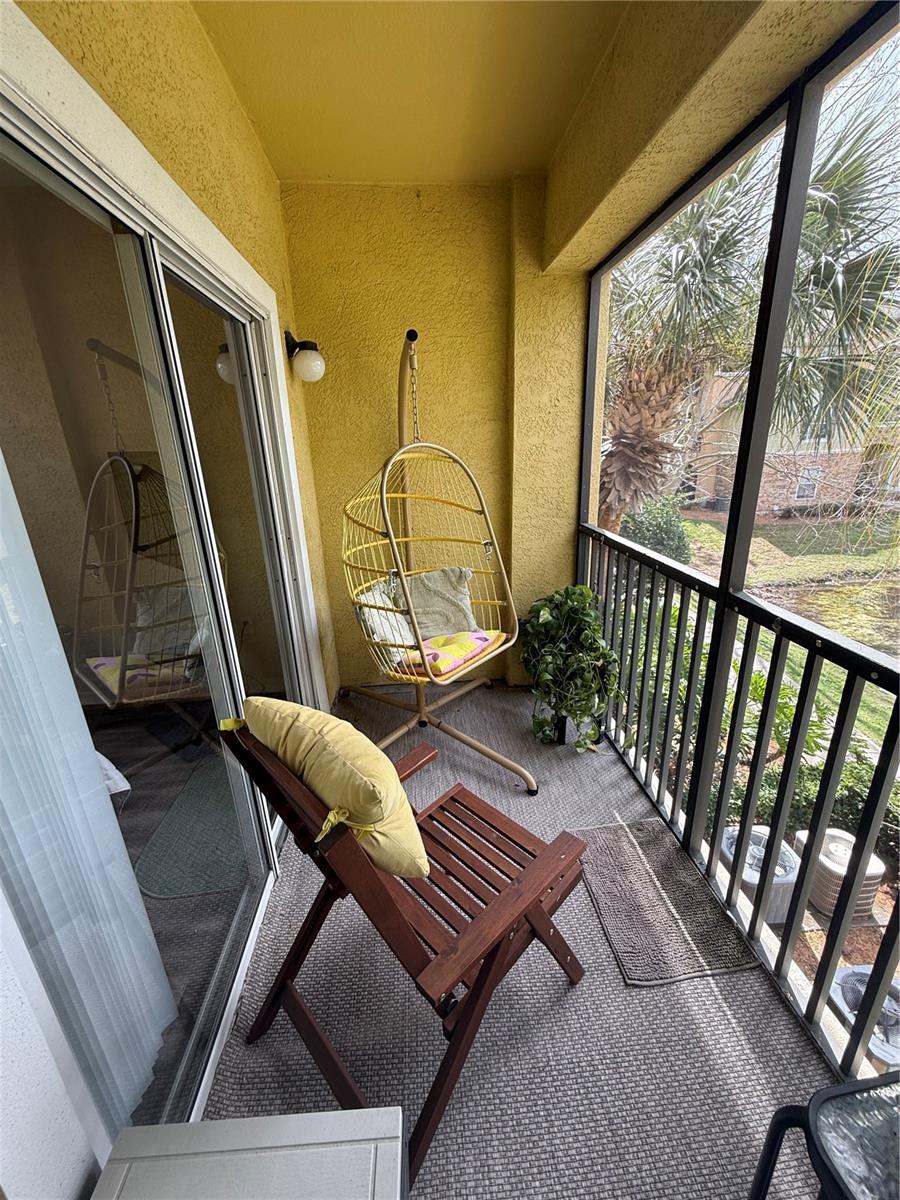 COURTNEY PALMS CONDO - Residential